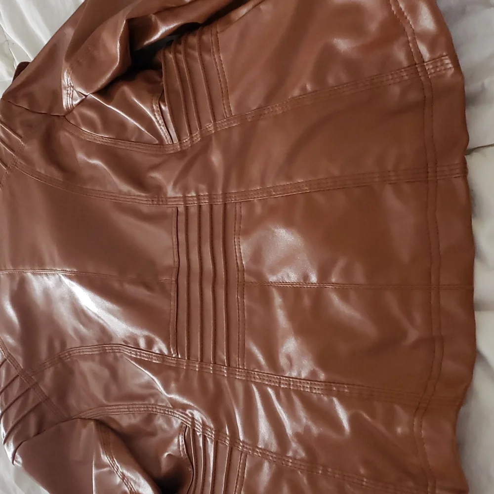 Jacket - Picture 8 of 10